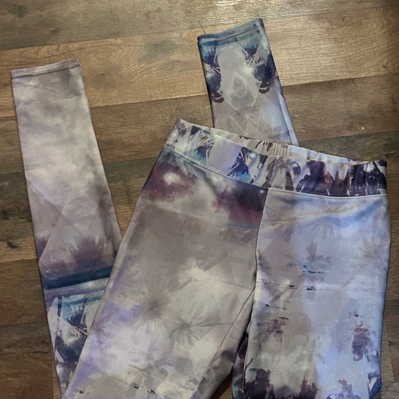 American Eagle Outfitters Pants - American Eagle Outfitters Stylish women’s Leggings in Blue and Purple size xs